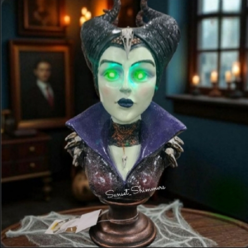 Disney Villain Maleficent Style Evil Queen Light Up Bust Halloween Statue Decor - Picture 7 of 8